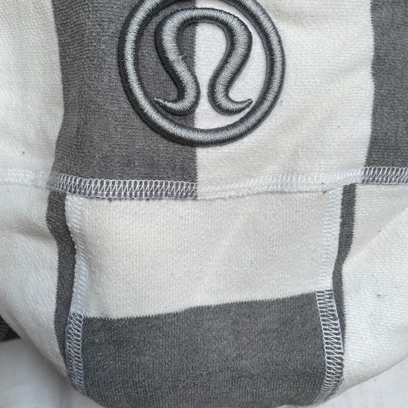 Lululemon Scuba hoodie SZ: 6 - Picture 5 of 6